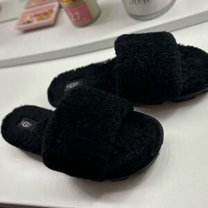 UGG Fuzzy Slippers